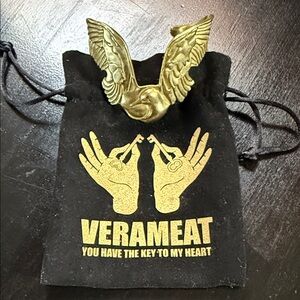 Gold swan wing cuff bracelet Verameat